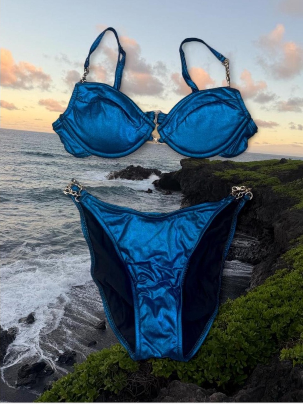 Shimmery Metallic Blue Women's Bikini Set - Push-Up Top & Classic Bottom